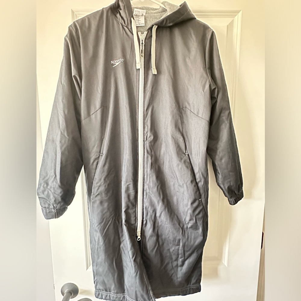 Like new. It’s an Adult XXS but fits Kids size 8-16.